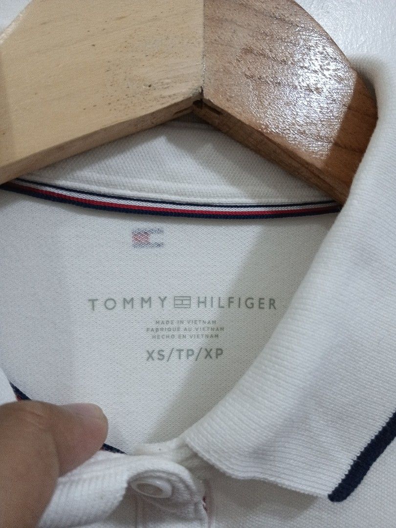Tommy Hilfiger All Over Print Polo (Category: Activewear) located in Taytay. Submitted by leanmark103093 (Listing ID 1456181171, Image 3). Description: T0MM√ HlLFlG€R 0rig Wmns All Over Print Polo Size XS on tag W17 L25 Good as new No issue 📩📩📩📩.