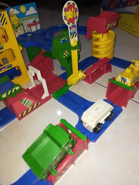 Tomy Big Loader Construction Toy Playset (Category: Kids Toys) located in Taytay. Submitted by kzkoleksyon (Listing ID 1456150129, Image 3). Description: Selling Big Big Loader Tomy Vintage Before P1,800 price, now P1,000 only Used Complete Tracks In good condition No stone black ball included (missing) Truck motor still operate What you see is what you get... Meet only at SM Taytay or via LBC / Lalamove. Buyers will shoulder the delivery charge.
