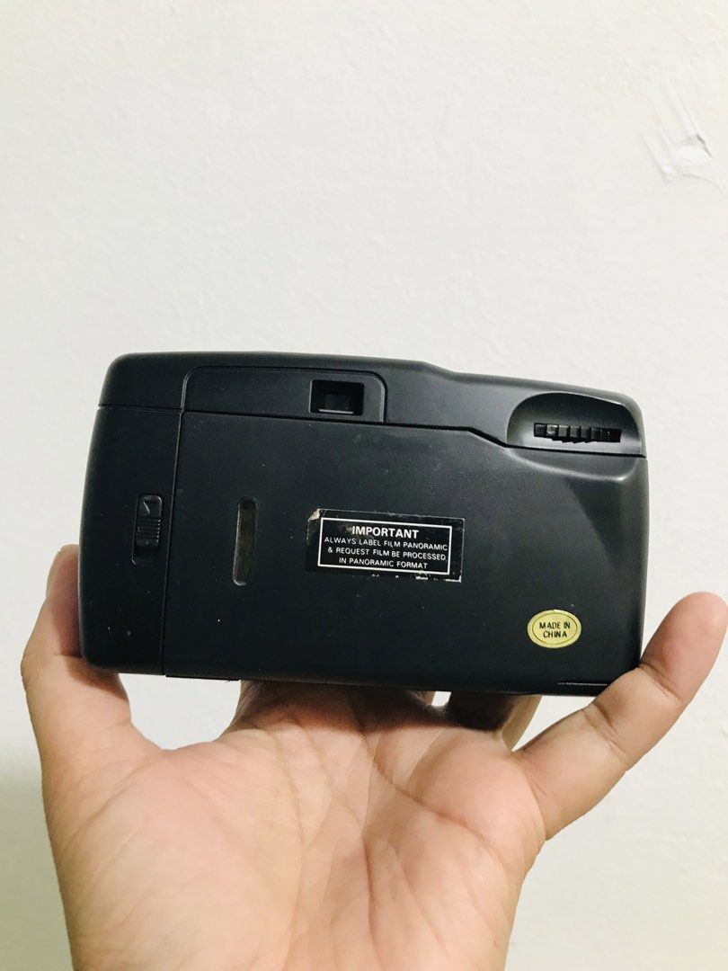 TOY CAMERA (Category: Cameras) located in Gamu. Submitted by 2022bagsbunny (Listing ID 1456216644, Image 2). Description: .