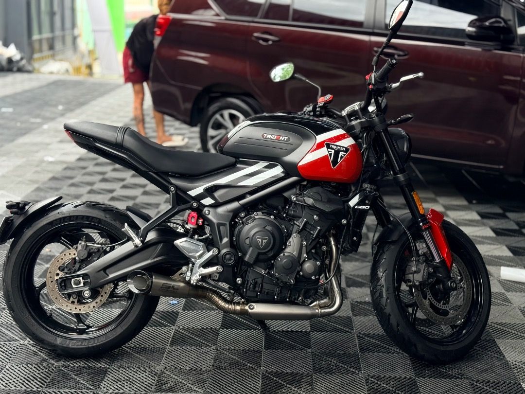 Triumph Trident 660 2025 (Category: Motorbikes for Sale) located in Caloocan City. Submitted by velardea1816591 (Listing ID 1456144823, Image 2). Description: ‼️OPEN FOR TRADE IN‼️ 2025 Triumph trident 660 V2 Slip & Assist Clutch Triumph Shift Assist Quickshifter (up/down) 3 Riding Modes: Rain / Road / Sport Cornering ABS + Traction Control Cruise Control Full LED lights • Color TFT display • Bluetooth connectivity / navigation Registered til 202