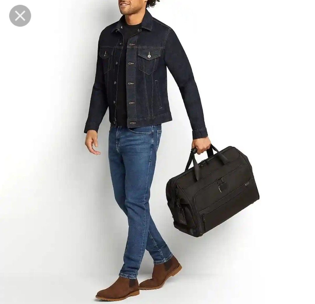 Tumi alpha 2 duffle bag (Category: Luxury Bags & Wallets) located in Santa Rosa. Submitted by _ba_mo_si_ (Listing ID 1456075450, Image 2). Description: Tumi duffle carry on unisex bag Inclusion With hang tag and lock Guranteed authentic Plus sf Dm.