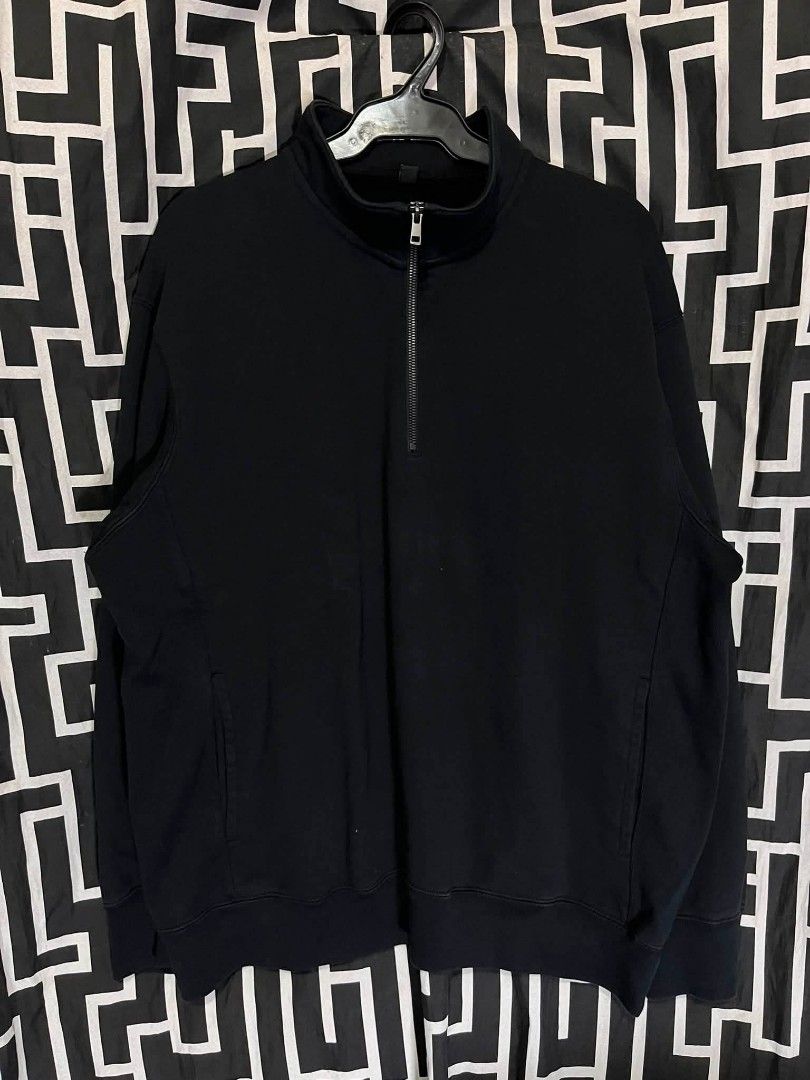 Uniqlo Halfzip Sweater (Category: Activewear) located in Manila. Submitted by bibiiii131998 (Listing ID 1456151971, Image 1). Description: Uniqlo Halfzip Sweater Details W24 L28 Xl on tag excellent ₱750 Loc.Baclaran Paranaque.