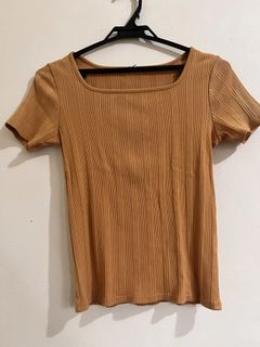 (Category: ) located in . Submitted by thrift.withlux (Listing ID 1456106379, Image 1). Description: .