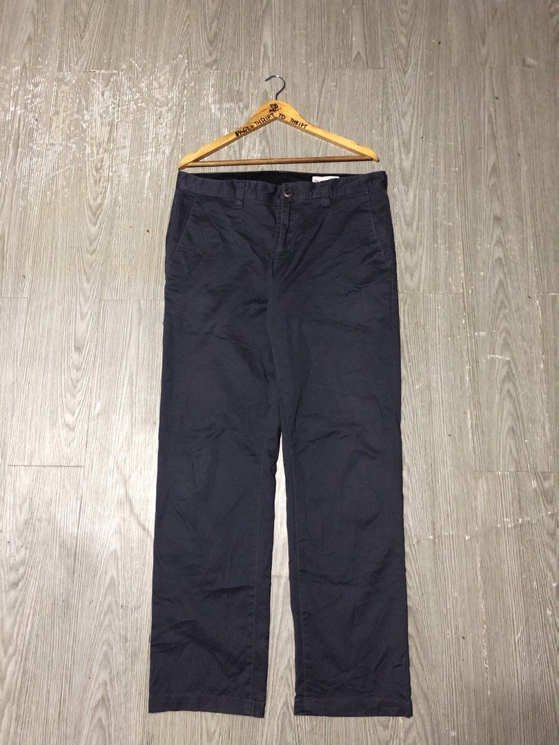 V0LCOM PANTS (Category: Activewear) located in Manila. Submitted by triptothrift7 (Listing ID 1456195653, Image 2). Description: pm me for fast transaction! V0LCOM PANTS for only 1500 size 34 on tag waistline 34 x 36 length 43 x 8.5 hem need wash only no issue authentic legit excellent condition color rate 9/10 authentic legit mode of payment gcash or bank transfer location Biñan laguna.