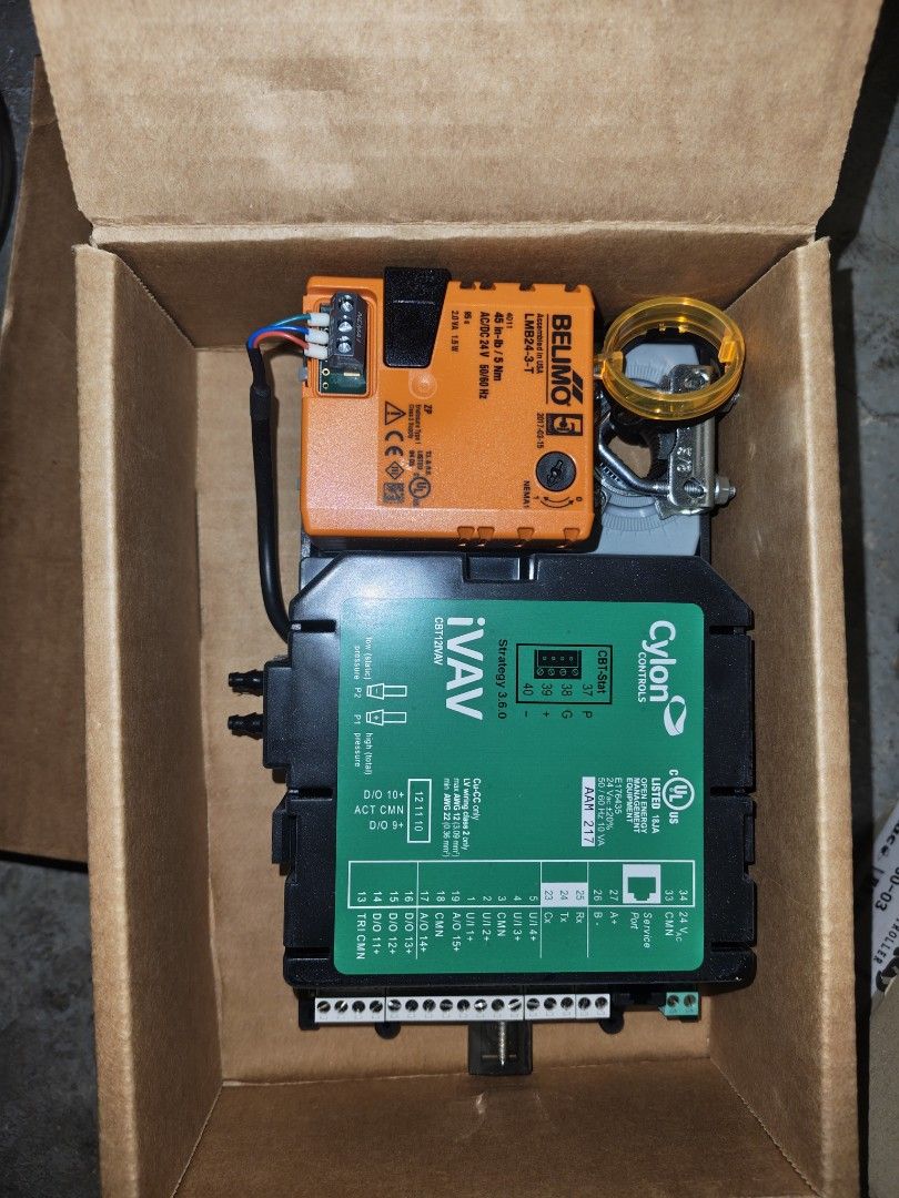 VAV controller (Category: Networking) located in Singapore. Submitted by karthichin91253 (Listing ID 1456128059, Image 1). Description: belimo/cylon controllers AC /DC 24v VAV .