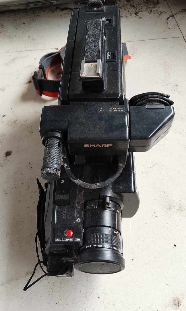VHS VIDEO CAMERA (Category: Cameras) located in Quezon City. Submitted by bek-tu (Listing ID 1456117707, Image 1). Description: VHS VIDEO CAMERA AS IS, PRESYONHAN MO NA LANG , UNG MAKATARUANGAN SANA.