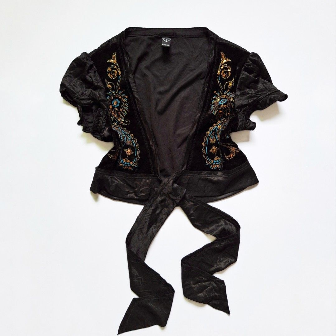 Vintage Black Sequin Paisley Tie - Front Blouse (Category: Blouses) located in Tarlac. Submitted by cheesecaakee (Listing ID 1456143492, Image 3). Description: size: s-m price + sf mop: Gcash | MariBank mod: J&T.