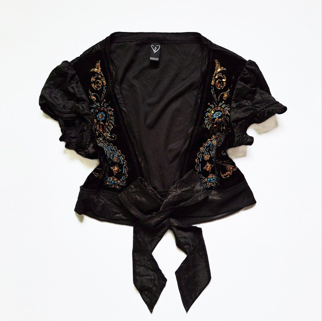 Vintage Black Sequin Paisley Tie - Front Blouse (Category: Blouses) located in Tarlac. Submitted by cheesecaakee (Listing ID 1456143492, Image 1). Description: size: s-m price + sf mop: Gcash | MariBank mod: J&T.
