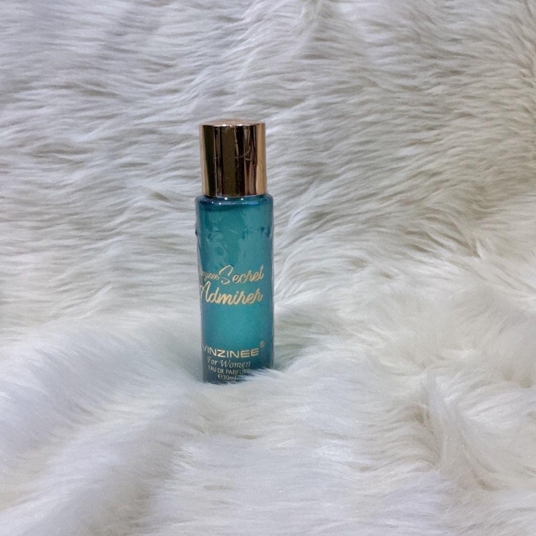 Vinzinee Secret Admirer 30ml (Category: Fragrance & Deodorants) located in Tarlac. Submitted by chic_prive (Listing ID 1456228493, Image 2). Description: 💙 Vinzinee Secret Admirer 💙 A little secret worth wearing. ✨ Inspired by the sweet and fruity character of Jo Malone Nectarine Blossom & Honey, this scent brings together juicy nectarine, delicate blossoms, and a touch of warm honey. 🍑🌸🍯 Bright, feminine, and effortlessly charming—perfect f