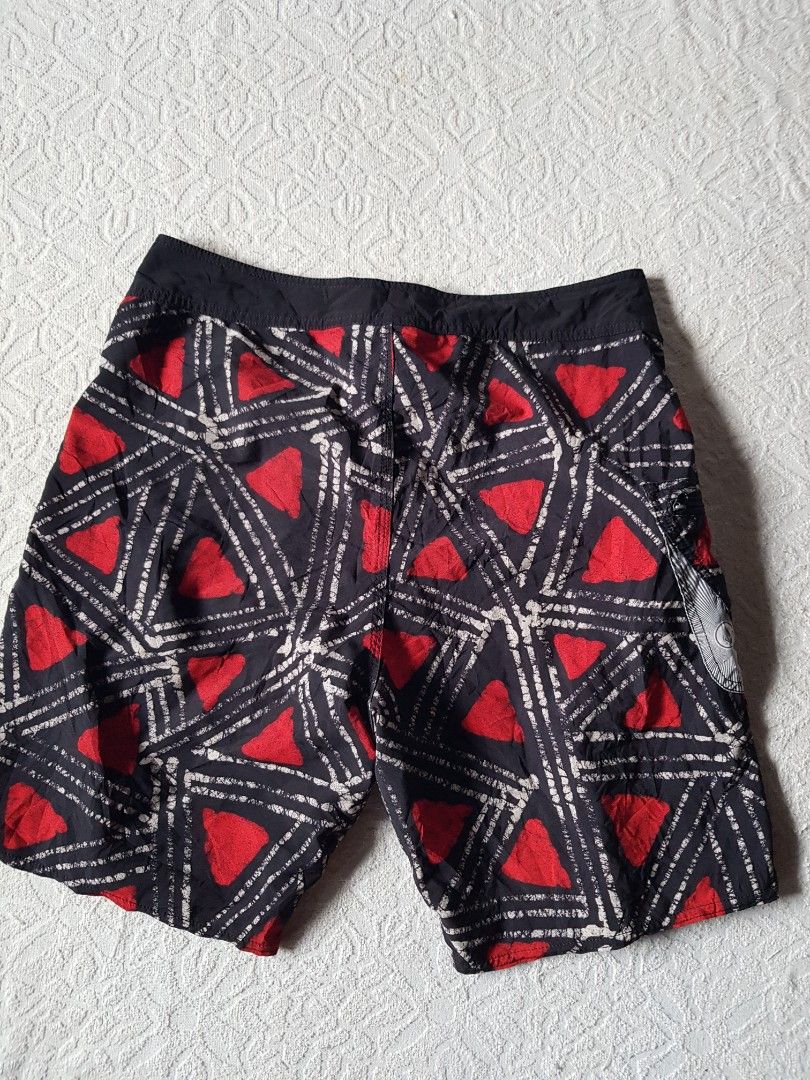 Volcom board short (Category: Swim Trunks & Board Shorts) located in Santo Domingo. Submitted by jcobedoza213916 (Listing ID 1456074127, Image 3). Description: volcom board short men's waistline 34 lenght 20 1pc pocket with zipper excellent condition color rate 9.8/10 goods as a new no issue.