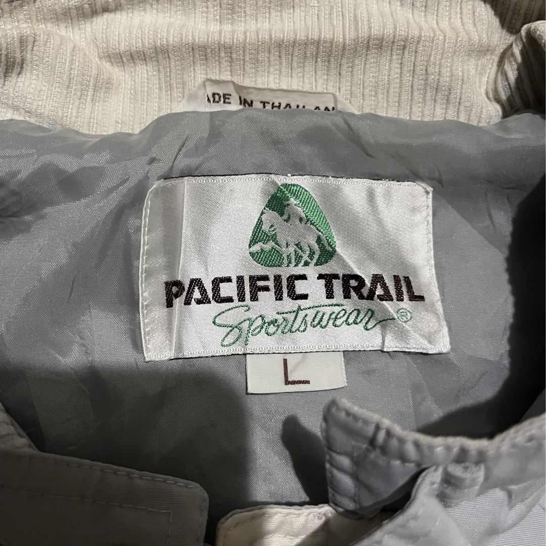 Wind Breaker Jacket (Category: Coats, Jackets and Outerwear) located in Caloocan City. Submitted by jpeg.vaults (Listing ID 1456224762, Image 2). Description: maganda tela.