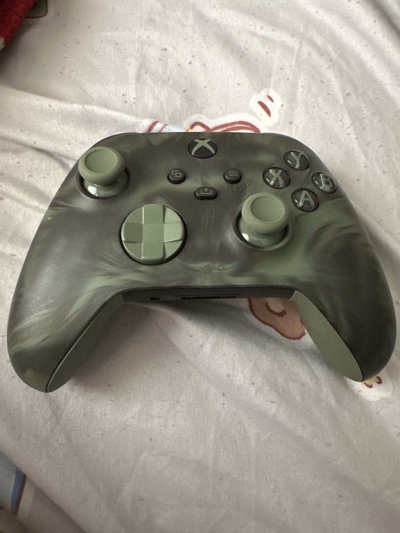 Xbox Wireless Controller - Camo (Category: Controllers) located in Singapore. Submitted by kylixkk (Listing ID 1456098521, Image 1). Description: - Xbox Wireless Controller - Stylish green and grey camouflage design - All buttons and joysticks confirmed working - Perfect for your next gaming session - Hardly used.