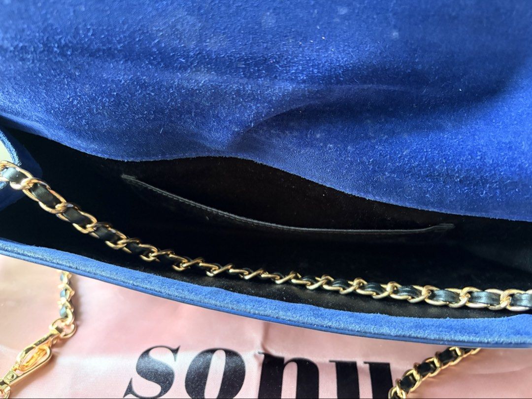 YSL clutch bag (Category: Luxury Bags & Wallets) located in Pasig City. Submitted by justta1 (Listing ID 1454027547, Image 2). Description: Black YSL clutch bag Original and authenticated bought in Sonu Vintage PH IG online store Price: P3,500 rush sale RFS: decluttering/moving out Location: Makati city .