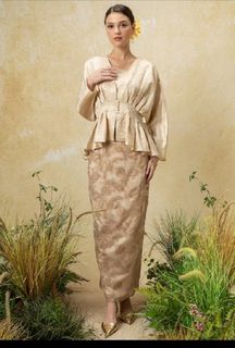 (Category: ) located in . Submitted by zaryncloset (Listing ID 1456065665, Image 1). Description: .