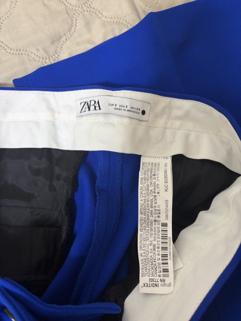 ZARA Blue Wide Leg Trousers (Category: Other Bottoms) located in Pasig City. Submitted by lex.preloved (Listing ID 1456184701, Image 3). Description: - ZARA Royal Blue Wide Leg Trousers - Size: S, Waist 32 - High-waisted - Used once only.