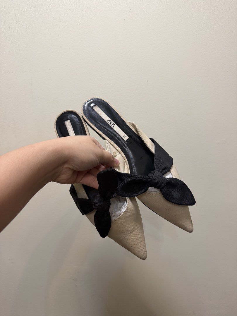 Zara Ribbon Flat Mule (Category: Flats & Sandals) located in Makati City. Submitted by saladstuff (Listing ID 1456138571, Image 1). Description: Authentic ZARA Ribbon Flat Mule • used twice • seen stains • size 37.