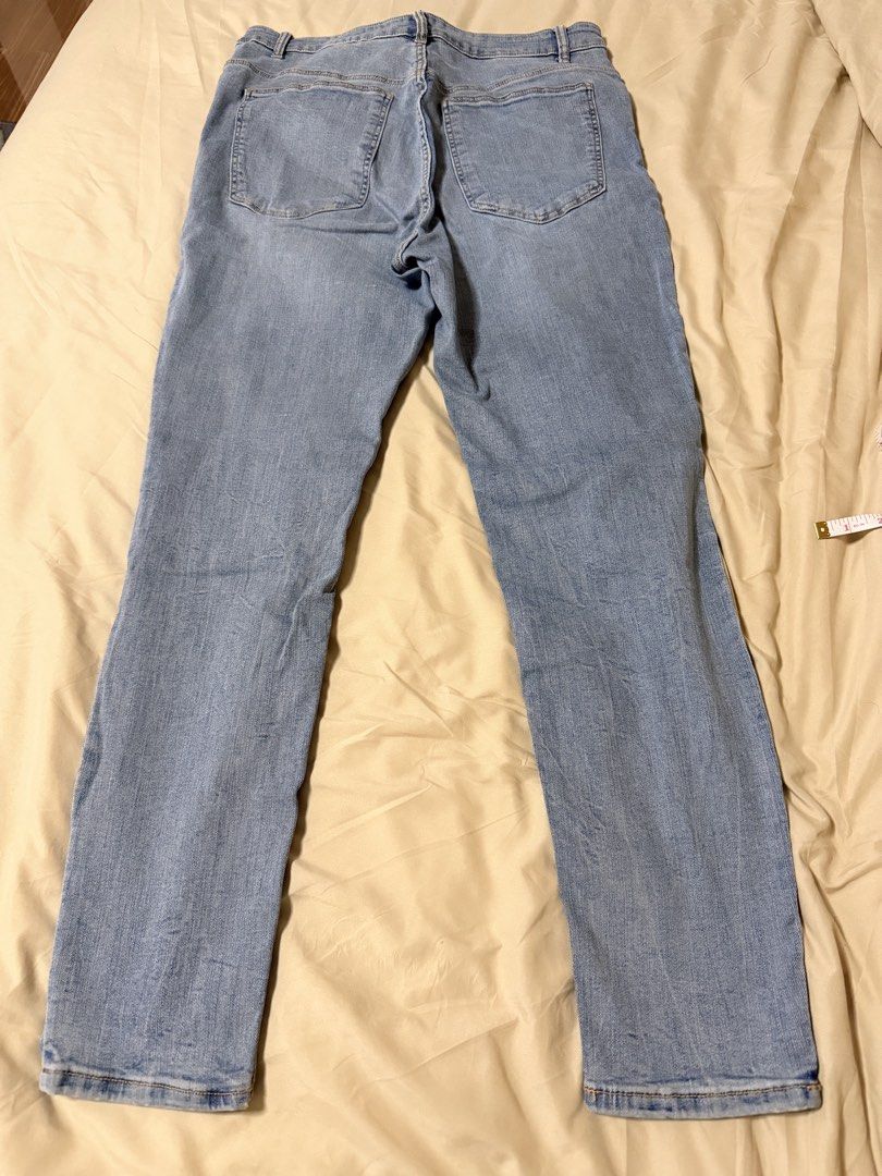 Zara Skinny jeans 3 (Category: Jeans) located in Quezon City. Submitted by bloompicks (Listing ID 1456154554, Image 2). Description: Used less than 5x. No issues. Like new. Authentic Zara W: 17-20in L: 40.5 in.