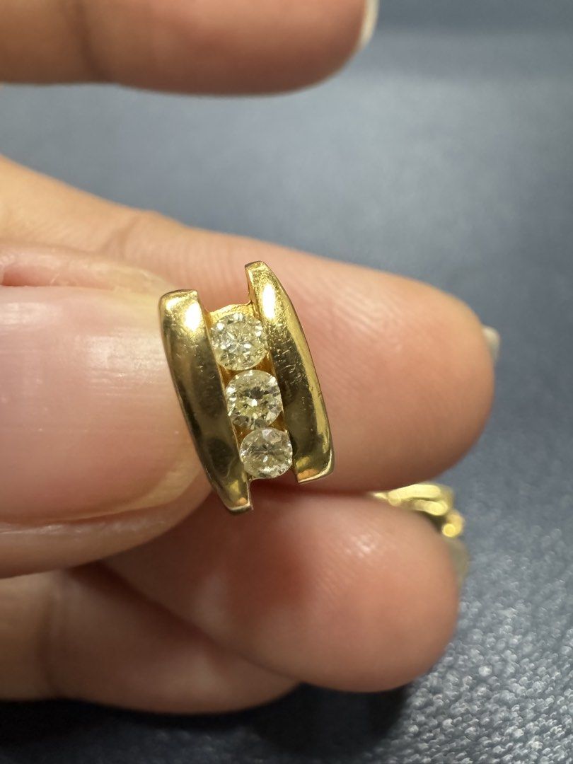 14K Gold with Natural Diamonds- 3.1g (Category: Earrings) located in Cauayan City . Submitted by espiritucj (Listing ID 1456351960, Image 2). Description: 3.1 grams Subasta Natural Diamond.