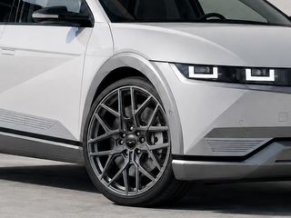 (Category: ) located in . Submitted by hybrid_tyres-ev_tyres (Listing ID 1402403434, Image 1). Description: .