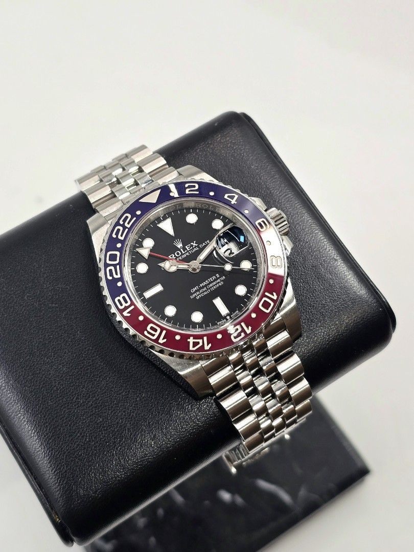 '22 Rolex GMT Master II Pepsi Jubilee Complete Set (Category: Luxury Watches) located in Makati City. Submitted by jracastelar (Listing ID 1456277104, Image 3). Description: Rolex GMT Master II 126710BLRO Pepsi Jubilee 9.5/10 (Unpolished) 2022 (Still Under Warranty 2027) Complete Set 1,518,500.