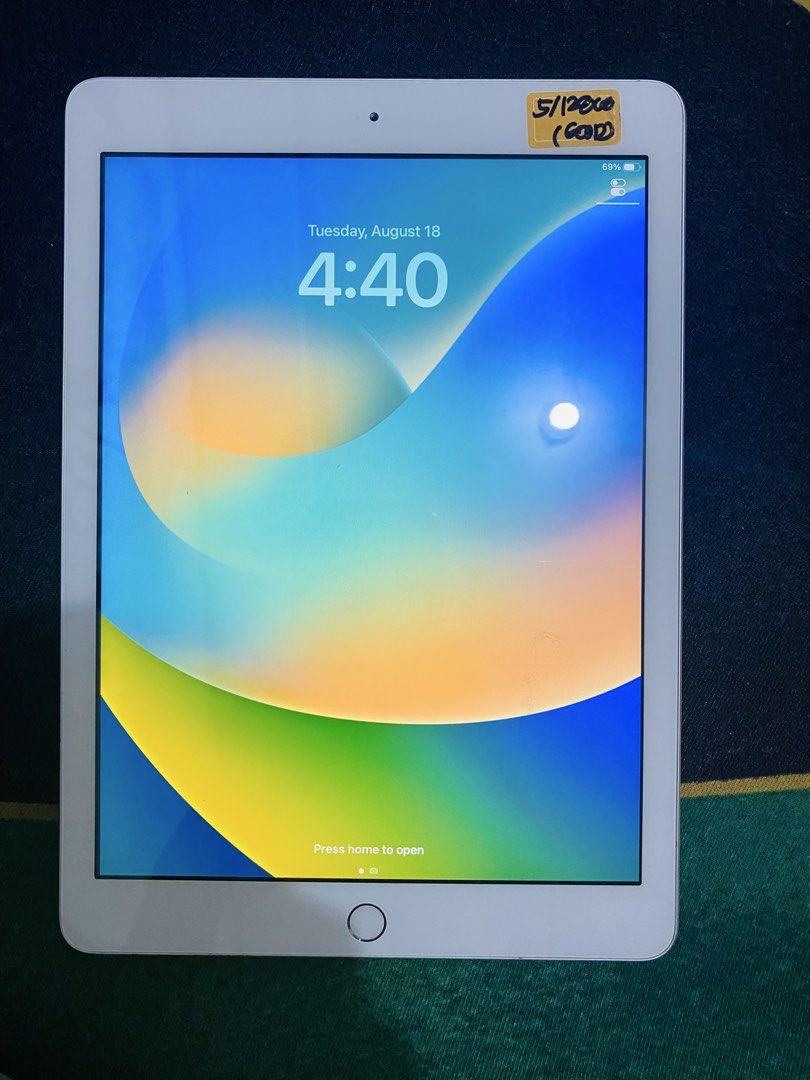 5th gen ipad (Category: iPad) located in Manila. Submitted by shannaiahz90369 (Listing ID 1456310102, Image 1). Description: .
