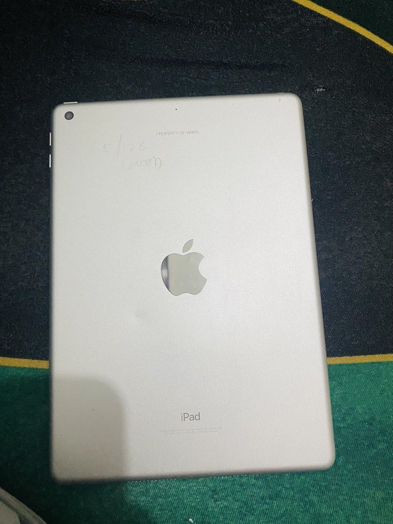 5th gen ipad (Category: iPad) located in Manila. Submitted by shannaiahz90369 (Listing ID 1456310102, Image 3). Description: .