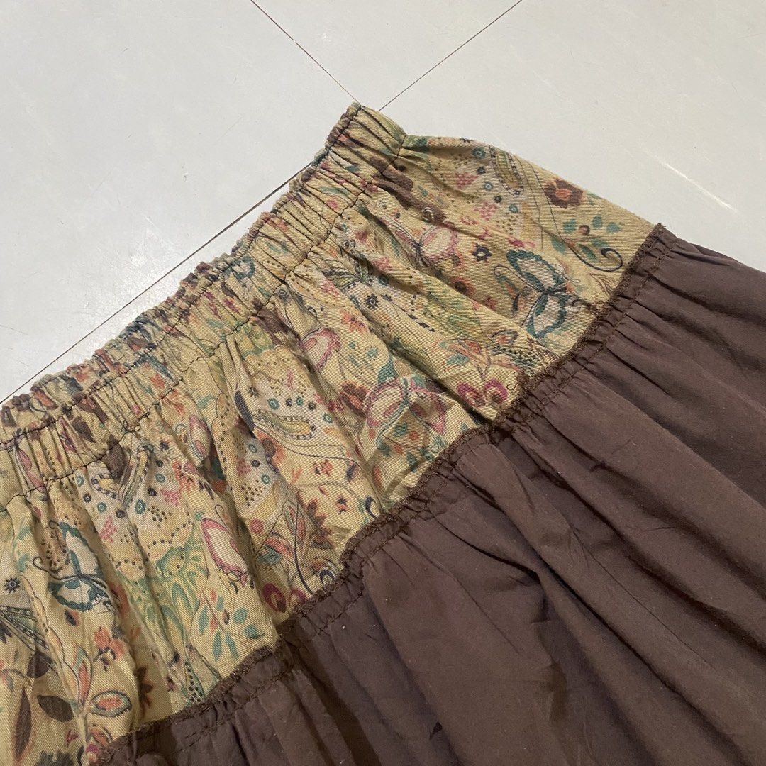 ✧ BOHO PAISLEY SKIRT✧ (Category: Skirts) located in Pagadian. Submitted by urdripchoice (Listing ID 1456255257, Image 3). Description: ✧ BOHO PAISLEY SKIRT✧ Waist: 26-46(max stretchable) Length: 20 No tag Color Rate:9/10 Issue: none Fresh From Laundry ♡ ✧ SHIPPING & PAYMENT ✧ Mode Of Payment: GCash Courier: J&T Express Location: Pagadian City (7016), ZDS, Philippines.