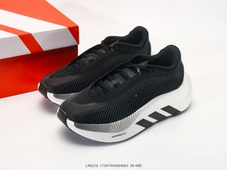 (Category: ) located in . Submitted by outlet_sneakers_shop (Listing ID 1456315483, Image 1). Description: .
