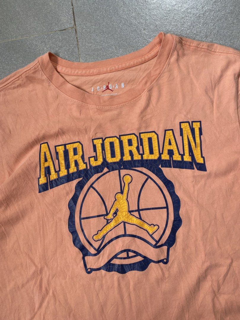 Air Jordan Burst crack (Category: Tshirts & Polo Shirts ) located in Digos. Submitted by thriftflexph (Listing ID 1456347578, Image 3). Description: Size&Dimes:20.5/26 Color&Condi:9.5/10 issue:None DM for more information 🫶 Items are all thrifted/Handpicked Can ship nationwide🇵🇭 Add Shipping Fee ✈️🎁.