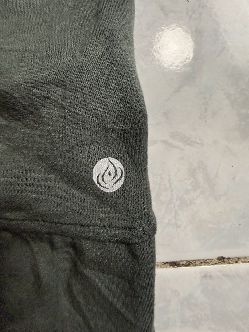Apana Grey Hoodie Size S (Category: Hoodies) located in Binangonan. Submitted by lostnfound_ph (Listing ID 1456265499, Image 3). Description: - Grey Apana Hoodie - Size: S - Material: 50% Modal, 44% Polyester, 6% Spandex - Origin: Made in Kenya - Features: Front pocket, hood with drawstrings - Style: Simple and comfortable.
