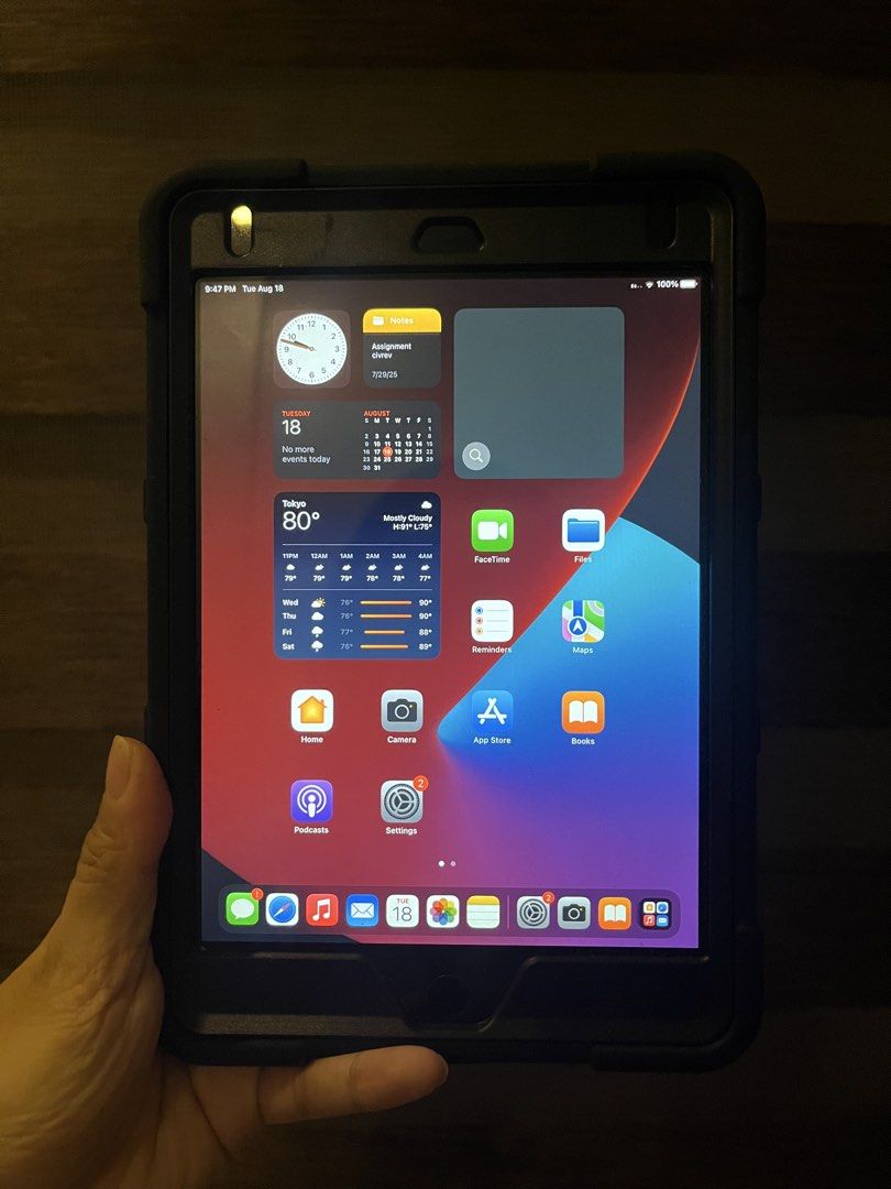 Apple Ipad Mini 4 (Category: Laptops & Notebooks) located in Mandaluyong City. Submitted by epic_dgarage (Listing ID 1456369039, Image 1). Description: Issue: a bit slow screen response on the left side (portrait mode) Once on landscape no issue. with free case.