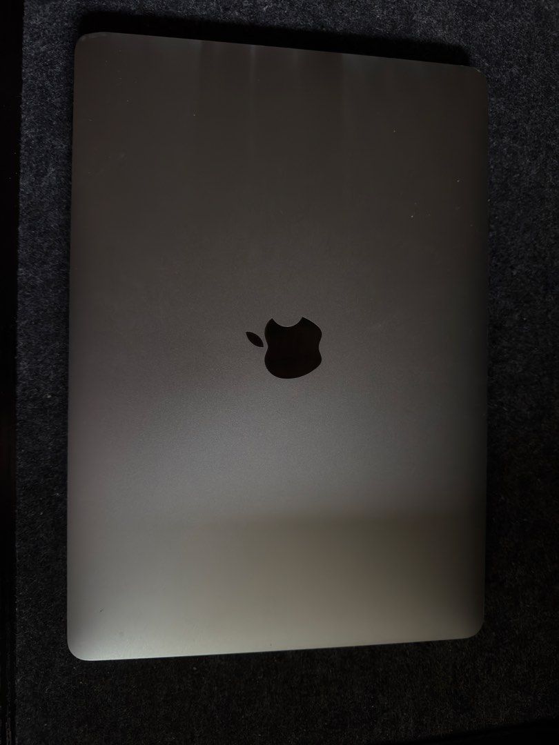 Apple MacBook Pro M1 Chip (Category: Laptops & Notebooks) located in Las Pinas. Submitted by mardisopogi (Listing ID 1456312534, Image 1). Description: Macbook Pro 2020 M1 Chip Apple M1 Chip 8GB RAM 256GB SSD 90%🔋 TouchBar✅ TrueTone✅ TouchID✅ No issue Unit & Charger only! ₱32,500.