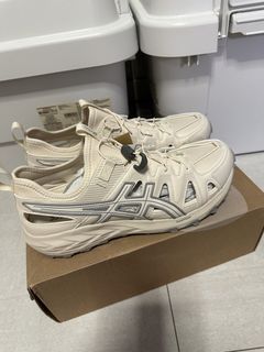 (Category: ) located in . Submitted by sneakeraddict_bw (Listing ID 1456244994, Image 1). Description: .