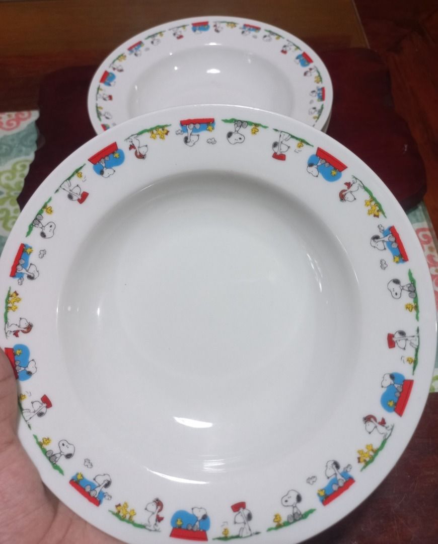 AUTHENTIC Peanuts Snoopy Ceramic Deep Soup Plate /Pasta Bowl (Category: Dinnerware & Cutlery) located in Pugo. Submitted by mhylee_fang1989 (Listing ID 1456310381, Image 3). Description: Php 200 each (9 available).