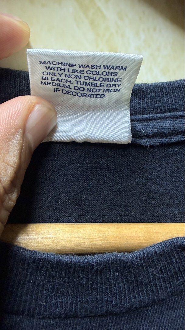 Authentic Supreme "Salute" Tee from the SS11 Collection (Category: Tshirts & Polo Shirts ) located in Batangas. Submitted by cjayf (Listing ID 1456249633, Image 3). Description: Size: Medium (Men’s) Color: Faded Black (Nice vintage look) Condition: 9/10. Smooth cotton blank, graphics are still very clean and thick with no heavy cracking. Sleve print is 100% solid. .
