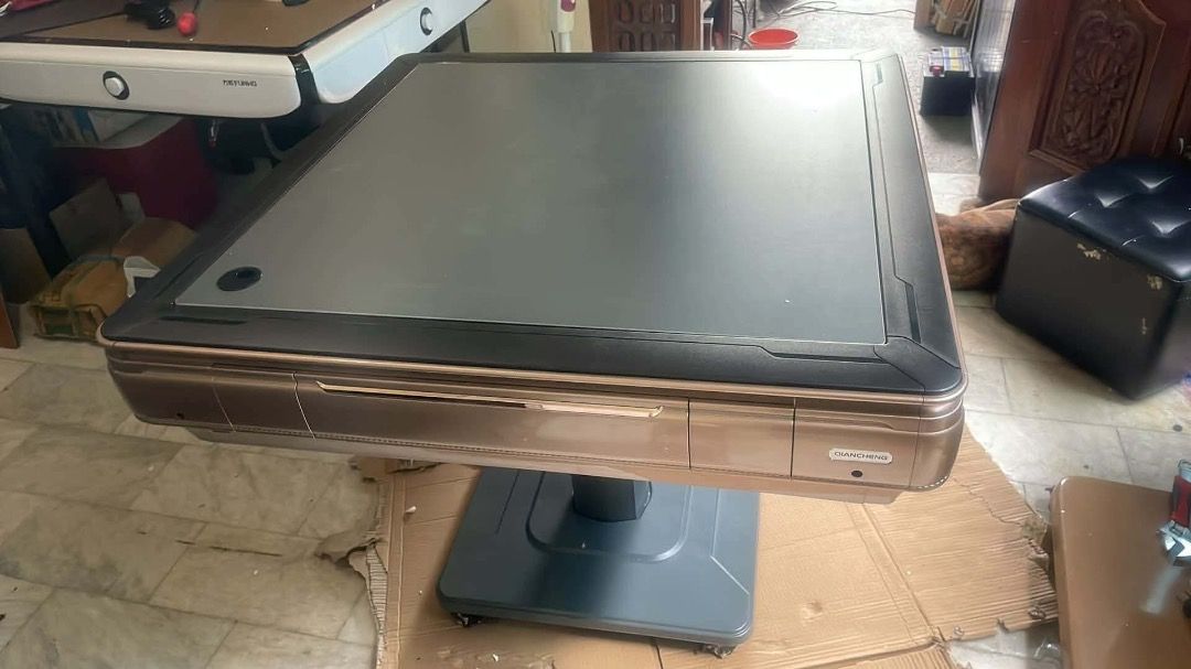 Automatic Mahjong Table (Category: Board Games & Puzzles) located in Manila. Submitted by butterfly623 (Listing ID 1456408685, Image 2). Description: Can do actual check up Las Piñas City Location.