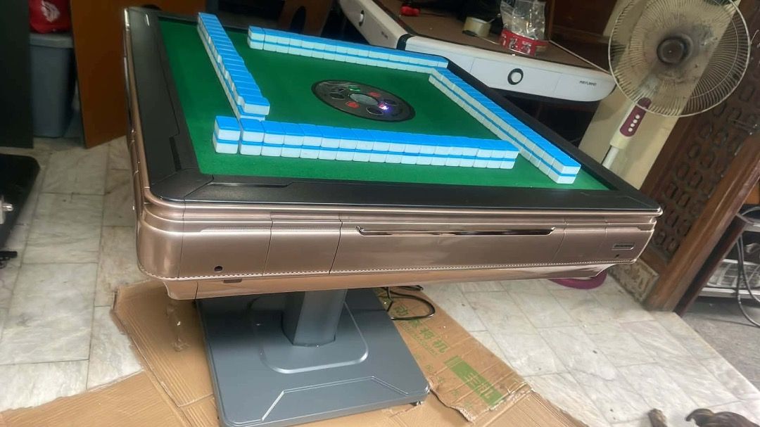 Automatic Mahjong Table (Category: Board Games & Puzzles) located in Manila. Submitted by butterfly623 (Listing ID 1456408685, Image 3). Description: Can do actual check up Las Piñas City Location.