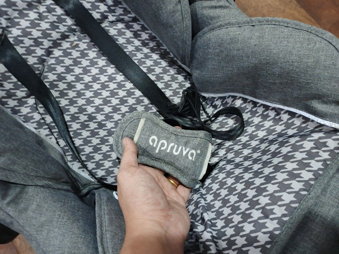 Baby Carrier Basket by Apruva (Category: Carriers & Slings) located in Quezon City. Submitted by toybaulph (Listing ID 1456417633, Image 3). Description: For Sale!!! - Apruva infant carrier - grey fabric - Includes canopy for sun protection - Padded harness straps for comfort - Easy-carry handle for portability Price: 600 Meetups@Burger King Timog Ave, Gateway Cubao, Vertis North Delivery fee c/o buyer.