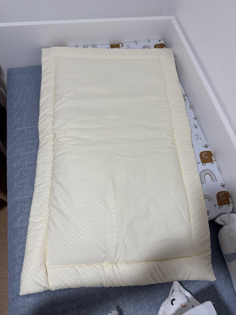 Baby Crib Beddings (Category: Cots & Cribs) located in Calamba. Submitted by cheriiv (Listing ID 1456361378, Image 3). Description: Washed, unused - Crib foam with removable cover, 22x36x2in - Bedding set - Comforter (cream) 24x40in.