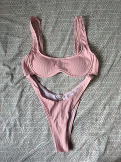 (Category: ) located in . Submitted by localluna (Listing ID 1456280842, Image 1). Description: .