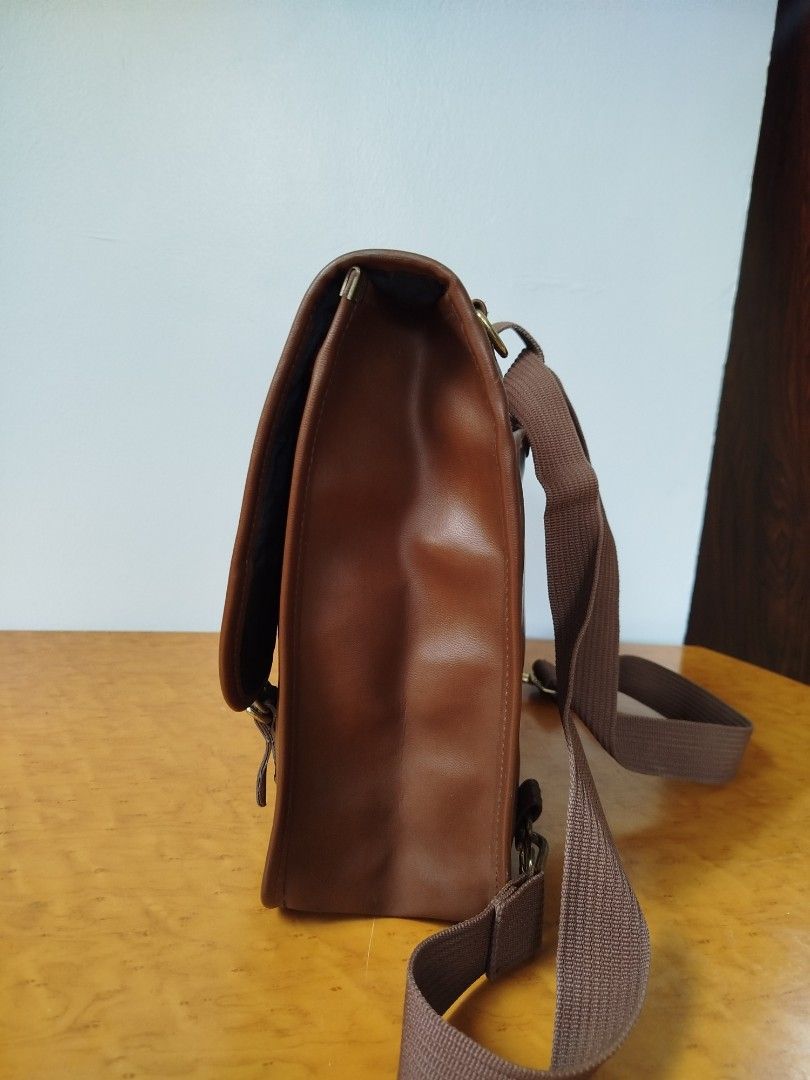 Backpack (Category: Backpacks) located in Calamba. Submitted by alnsurplus.028 (Listing ID 1456299059, Image 3). Description: 3 way Backpack In good condition Loc:Calamba, Laguna We ship Nationwide.