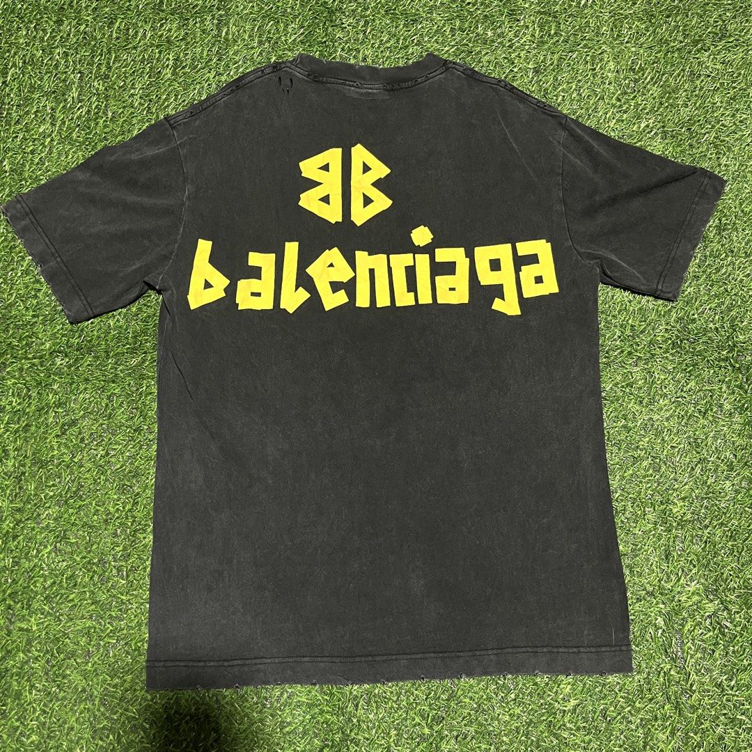 BALENCIAGA TAPE TYPE DISTRESSED SHIRT (Category: Luxury Apparel) located in Cebu City. Submitted by thriftbrent1 (Listing ID 1456382139, Image 3). Description: EXCELLENT / GOOD AS NEW CONDITION SIZE : MEDIUM ON TAG BUT LARGE FITTINGS ISSUE : NONE ❌❌❌ LOCATION : CEBU.