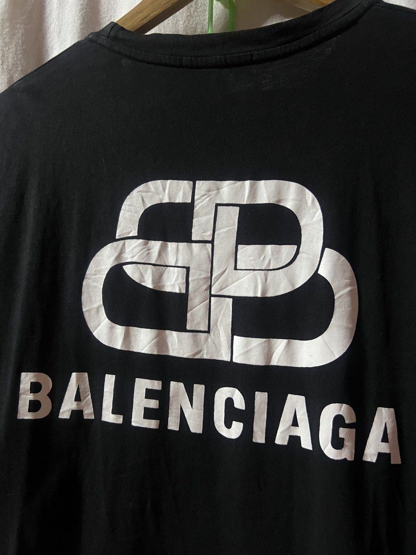 Balenciaga tee (Category: Activewear) located in Balamban. Submitted by jersey033 (Listing ID 1456384804, Image 3). Description: Off only cut all tags Like new condi .