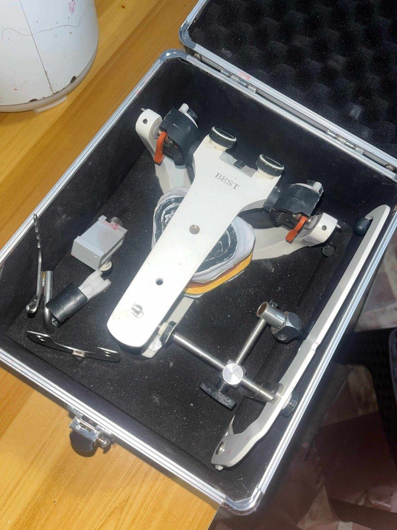 “Best” Dental semi-adjustable articulator (Category: Medical Supplies & Tools) located in Cortes. Submitted by kuuukooh (Listing ID 1456414975, Image 1). Description: .