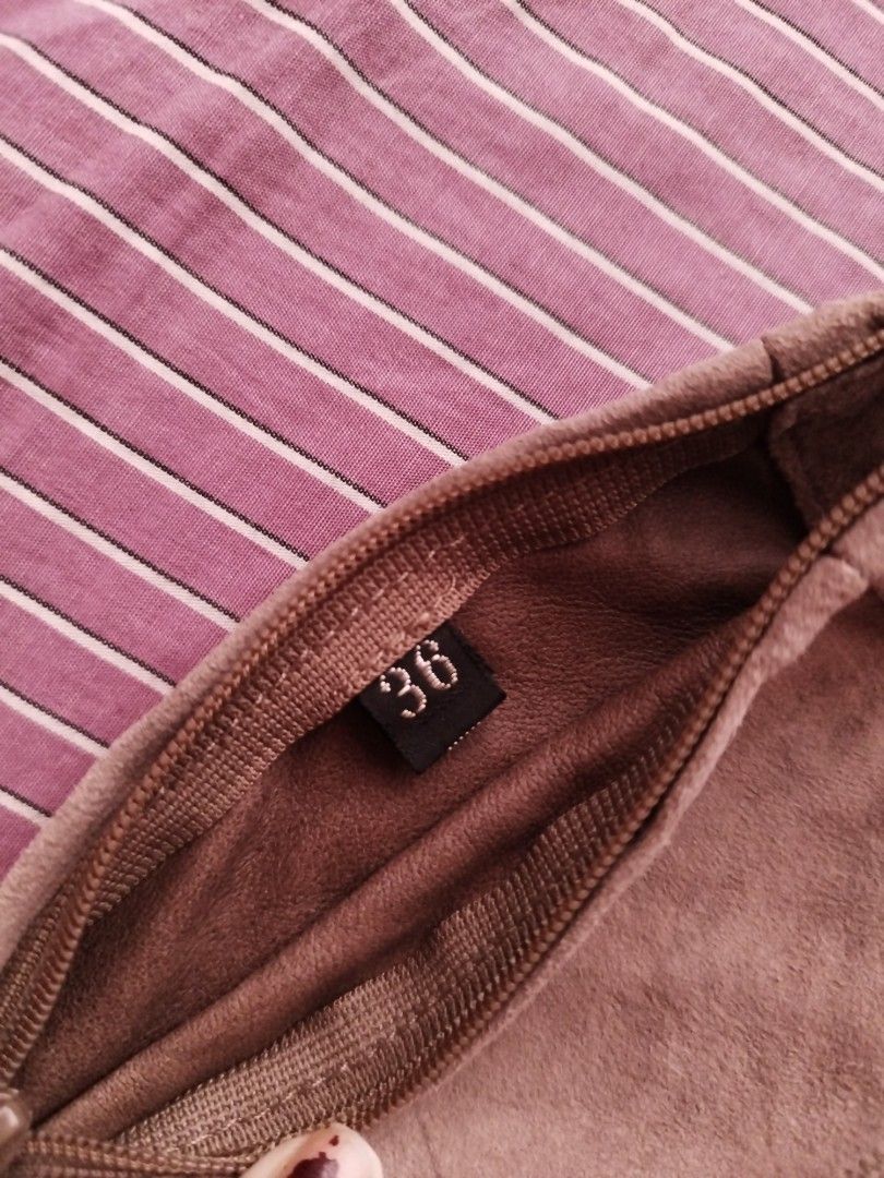 Brown Suede Skirt (S—M) (Category: Skirts) located in Antipolo. Submitted by strawbbycritter (Listing ID 1456277467, Image 2). Description: — Soft suede material — No stains, no issues — Size 36 waist MOP: GCash MOD: Lalamove or J&T (paid by the buyer).