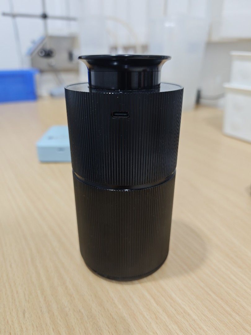 Car perfume diffuser (Category: Interior Styling & Trim) located in Singapore. Submitted by iisg- (Listing ID 1456361202, Image 2). Description: - Sleek black car perfume diffuser - Modern and minimalist design - Ribbed texture for a premium feel - Easy scent diffusion mechanism -With 30ml Westin White Tea Essential Oil - Enhances your car's ambiance.