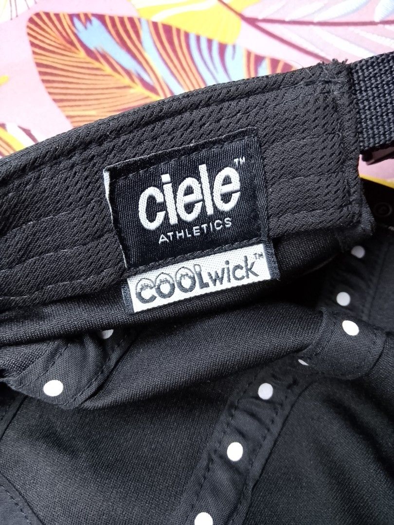 Ciele 5 Panel Cap Unisex (Category: Hats & Beanies) located in Antipolo. Submitted by arn_thrifts_collections (Listing ID 1456363176, Image 2). Description: CIELE 5 PANEL CAP UNISEX 750+SF GOOD CONDITION.