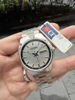 (Category: ) located in . Submitted by arrowvintagewatches (Listing ID 1456295487, Image 1). Description: .