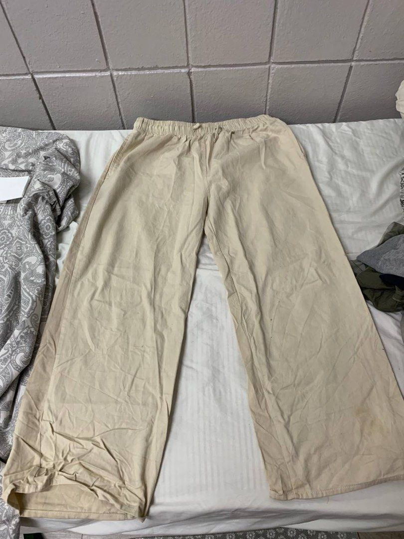 clearance items (Category: Blouses) located in Shah Alam. Submitted by menujusenja (Listing ID 1456297521, Image 1). Description: size fit from L to XL dm for details .