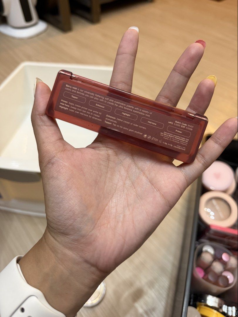 Colourette Eyeshadow Palette in Berry Wish (Category: Makeup) located in Quezon City. Submitted by cjrchived (Listing ID 1456314193, Image 3). Description: Swatched only.